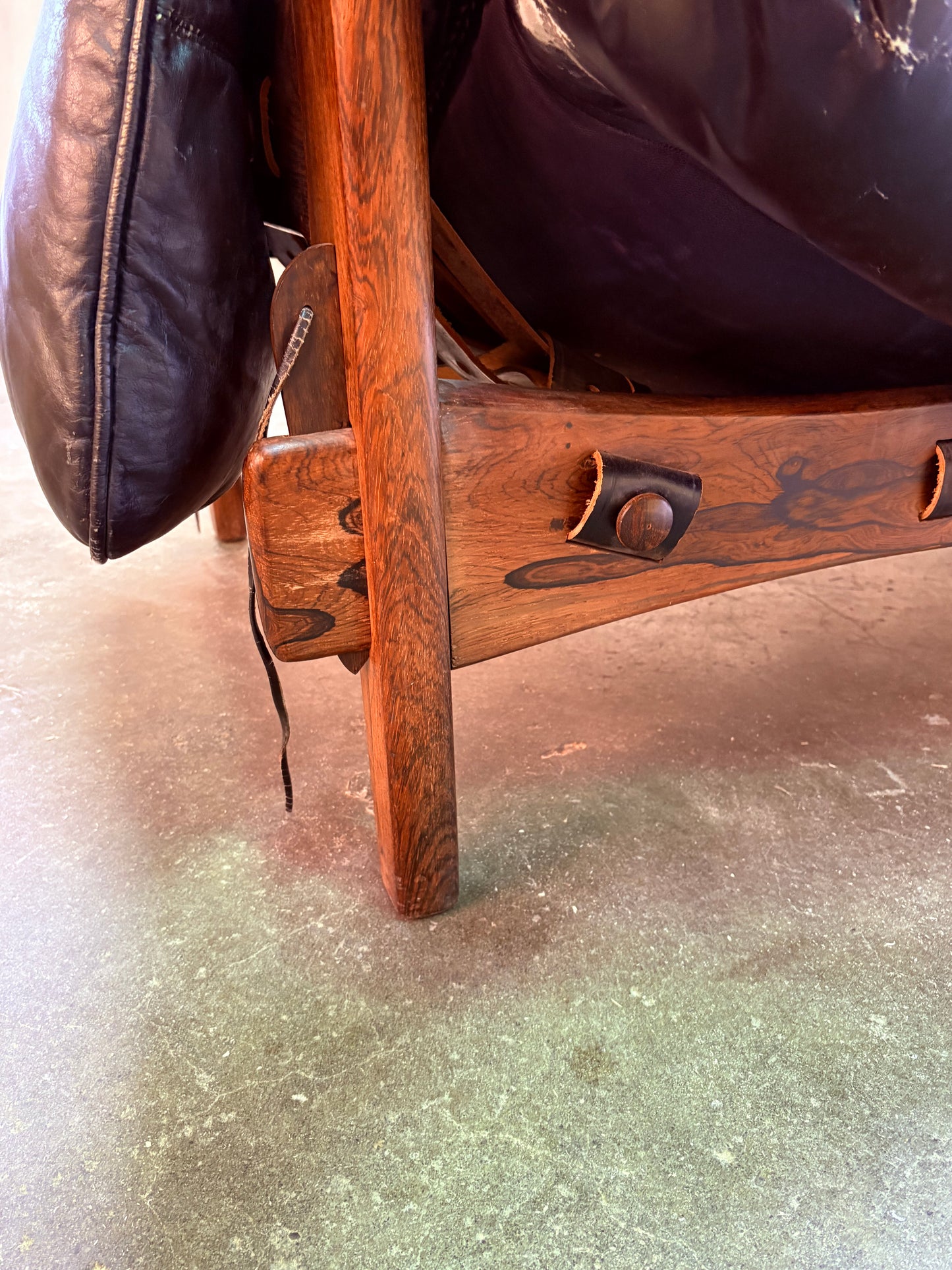 1960s Solid Brazilian Rosewood “Moleca” Sofa by Sergio Rodrigues