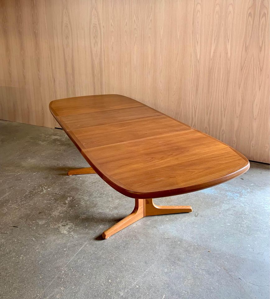 1970s Mid Century Teak Dining Table with Self-Storing Leaves