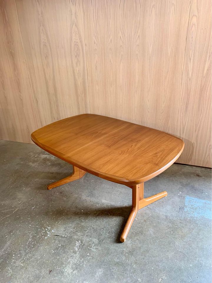 1970s Mid Century Teak Dining Table with Self-Storing Leaves