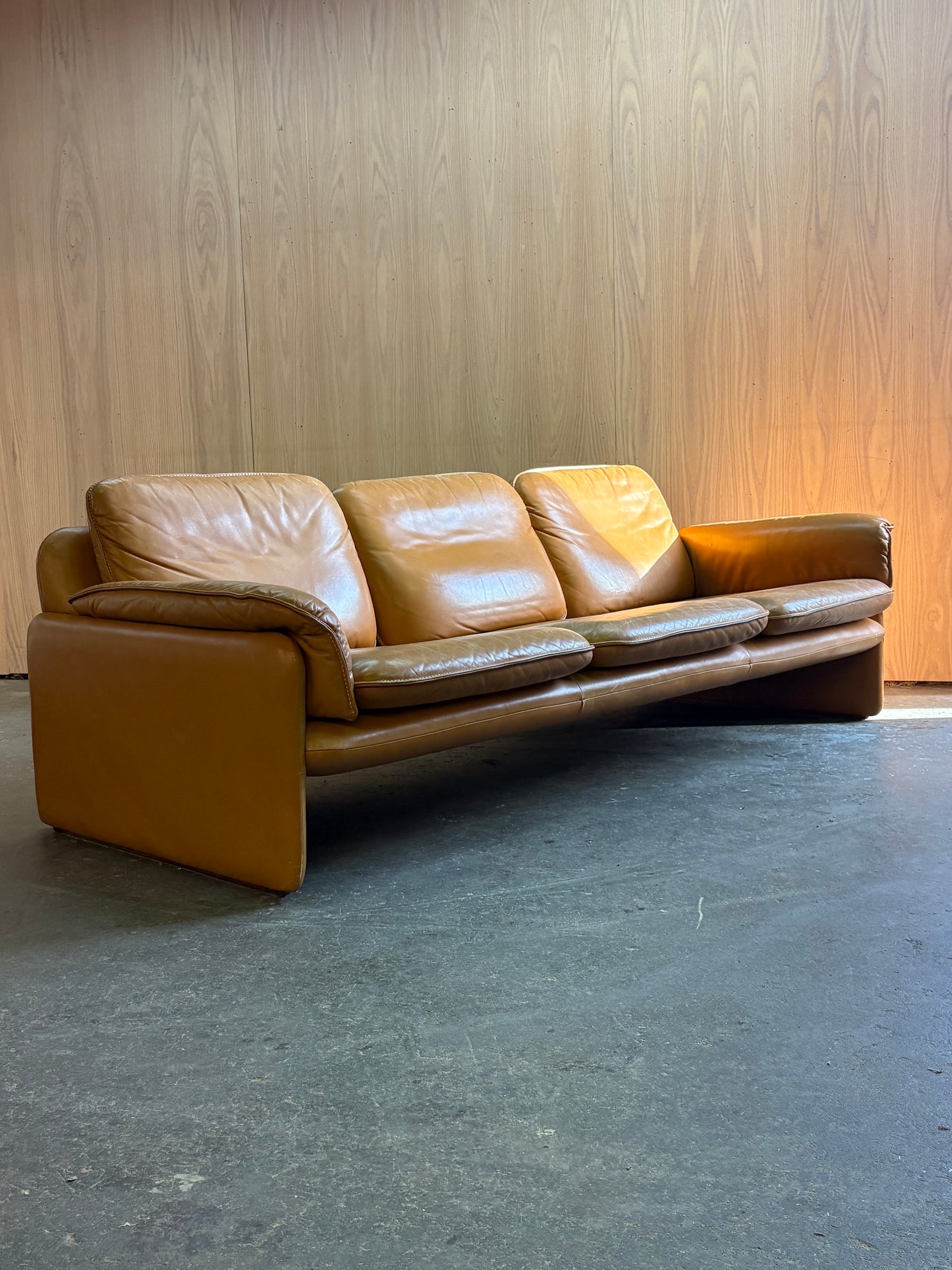 1970s DS-61 Swiss Leather Sofa by De Sede