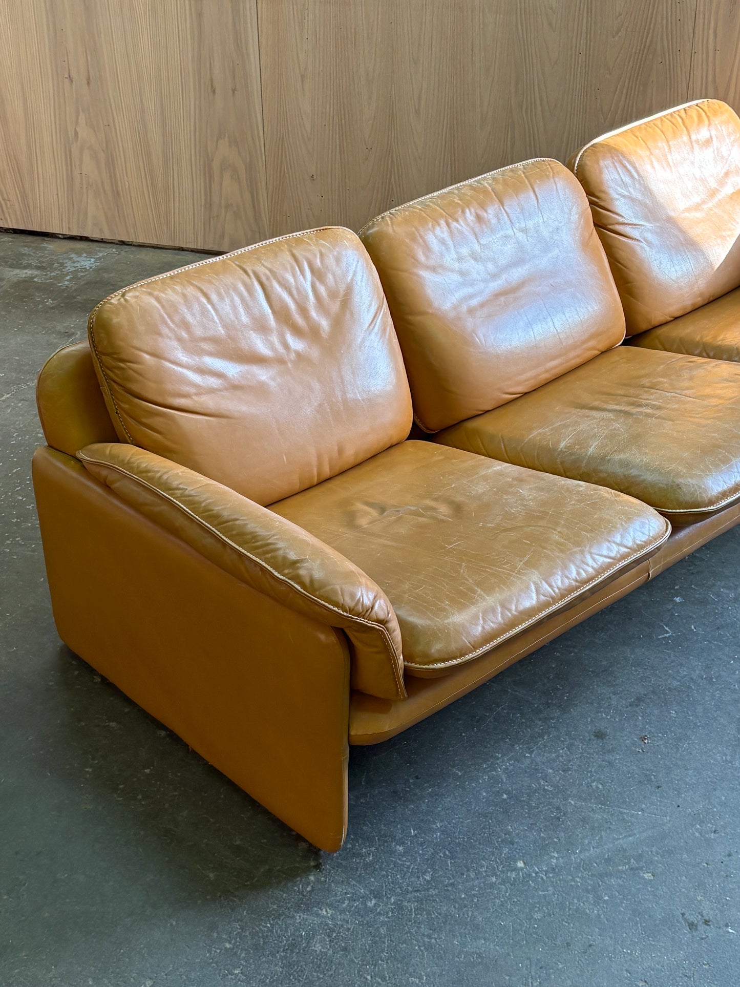1970s DS-61 Swiss Leather Sofa by De Sede