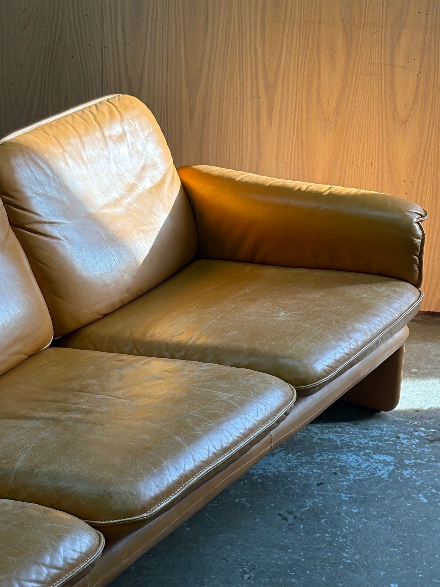 1970s DS-61 Swiss Leather Sofa by De Sede