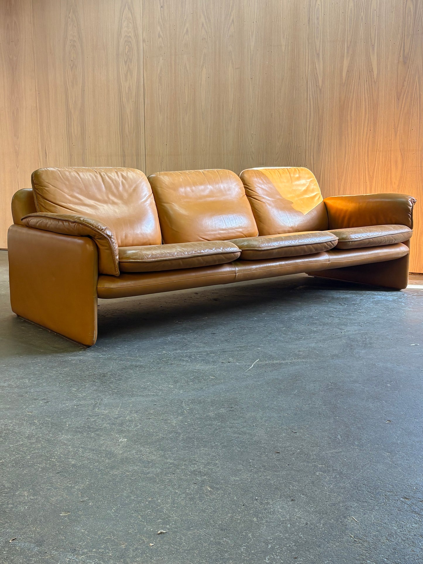 1970s DS-61 Swiss Leather Sofa by De Sede
