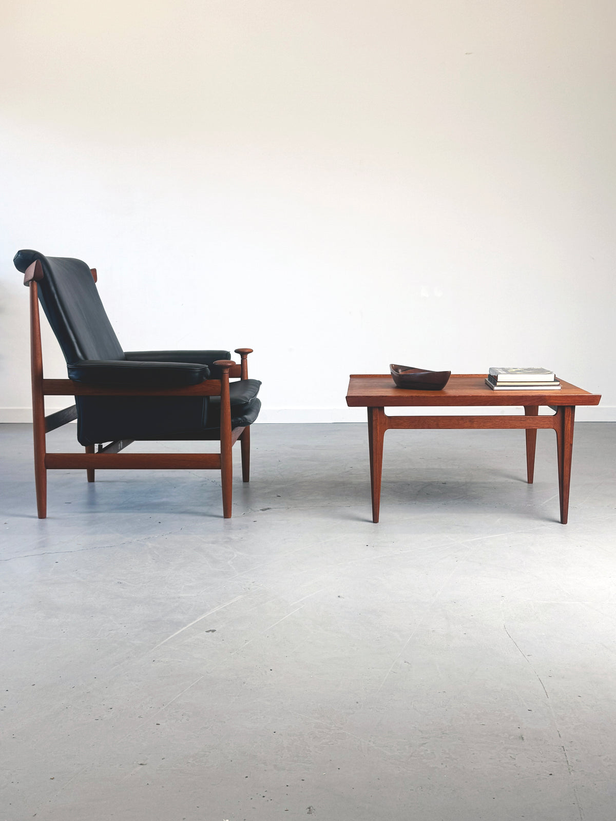 1960s Finn Juhl Bwana Model 152 Lounge Chair for France & Søn in Black Elmosoft Leather.