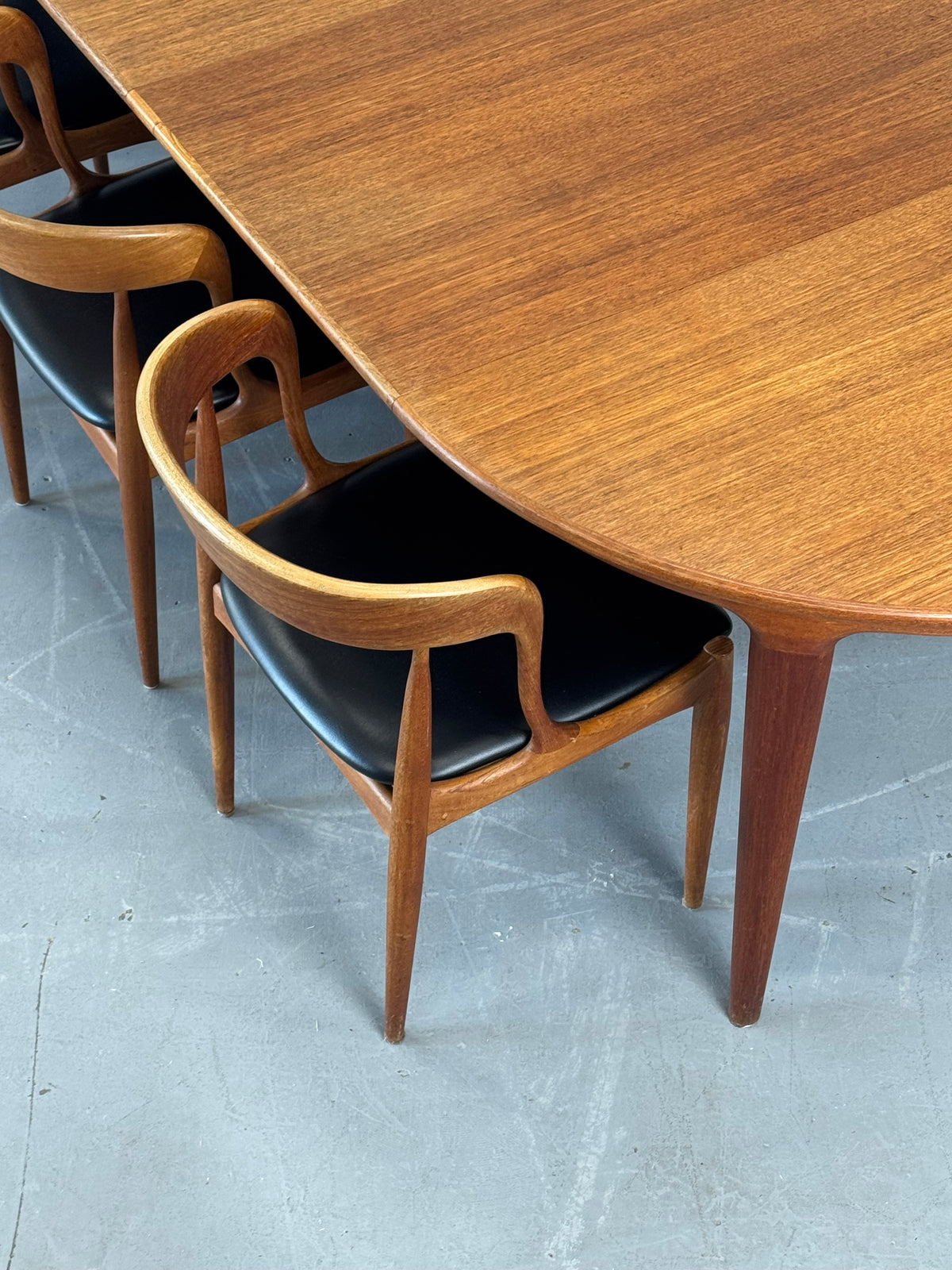 1960s Extendable Teak Dining Table by  Johannes Andersen for Uldum Møbelfabrik, Denmark.