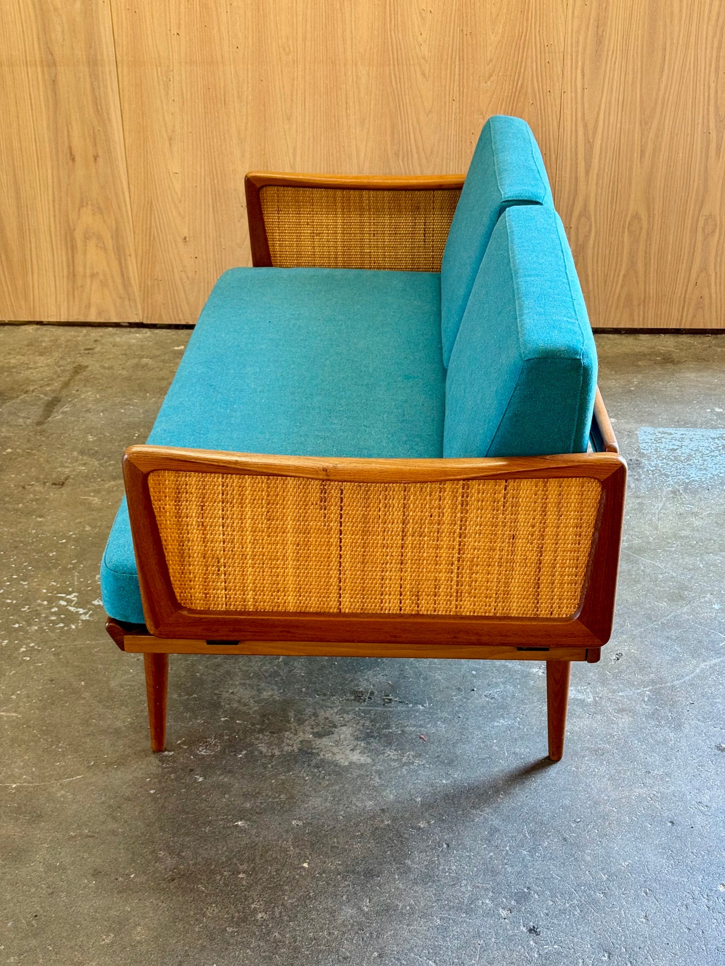 1960s FD451 Daybed by Peter Hvidt for France and Son in teak and rattan