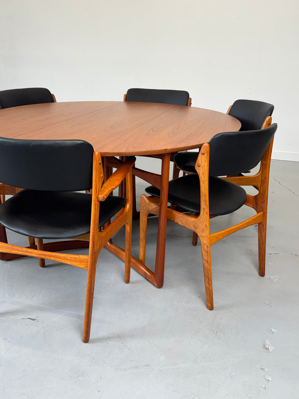 1960s Peter Hvidt Drop-Leaf Teak Dining Table for France & Son, Denmark.