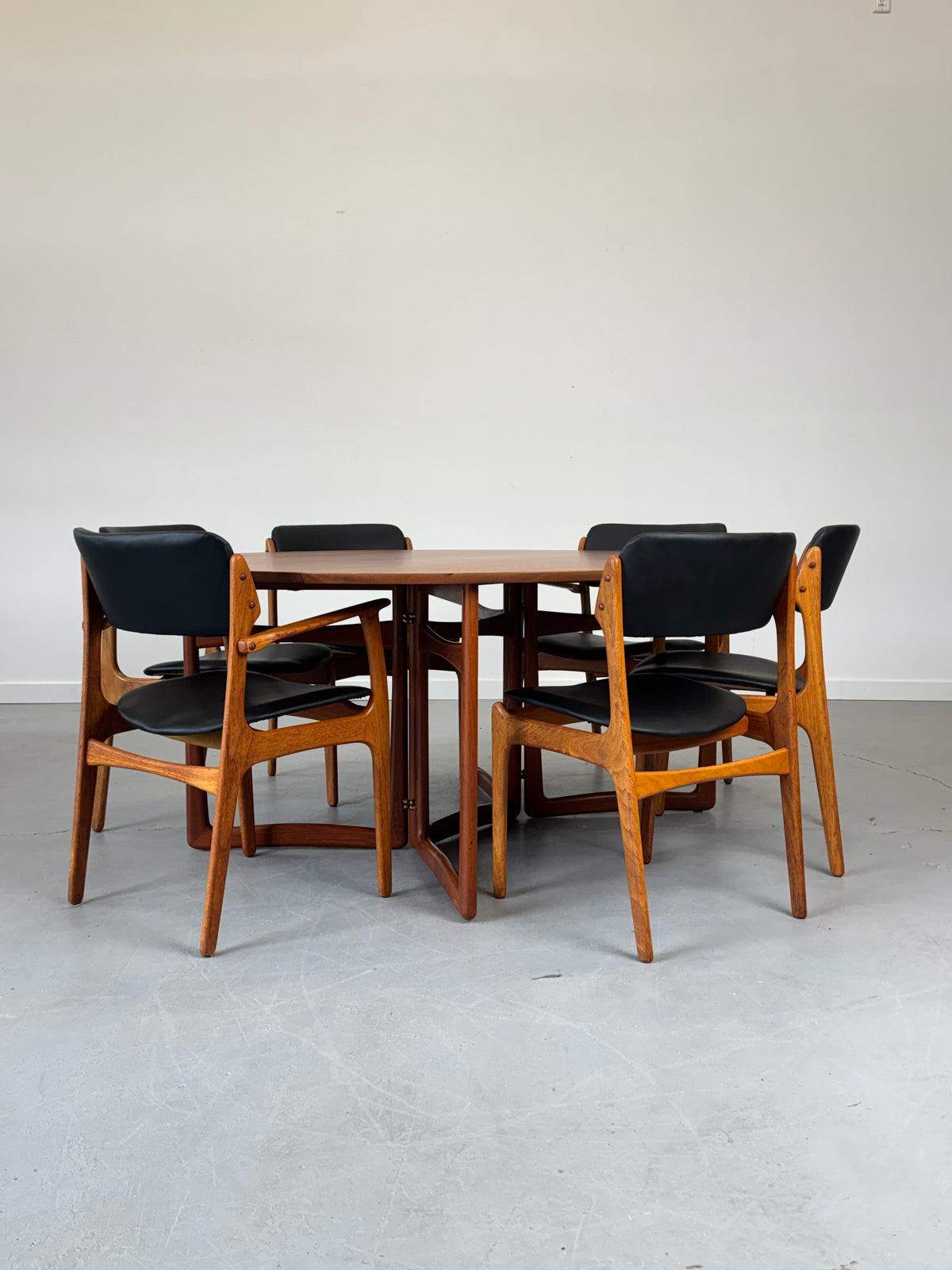 1960s Peter Hvidt Drop-Leaf Teak Dining Table for France & Son, Denmark.