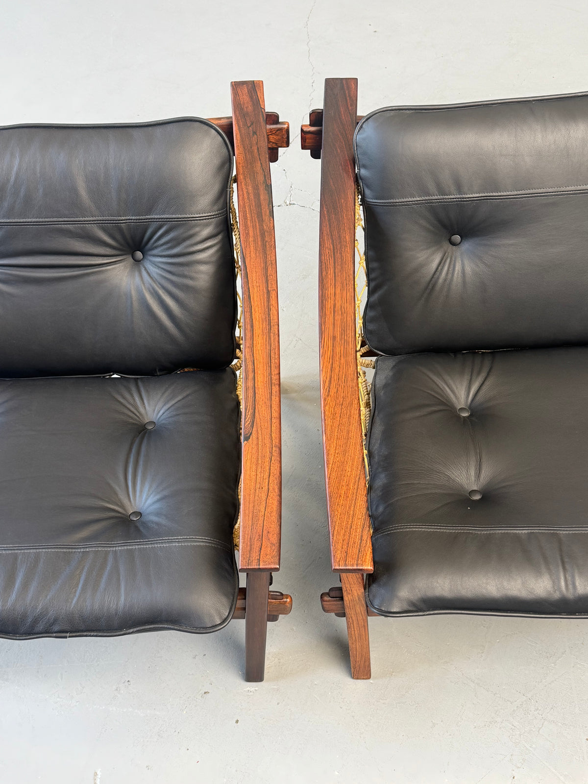 1960s Amazonas Lounge Chair by Jean Gillon for Wood Art in rosewood and black leather