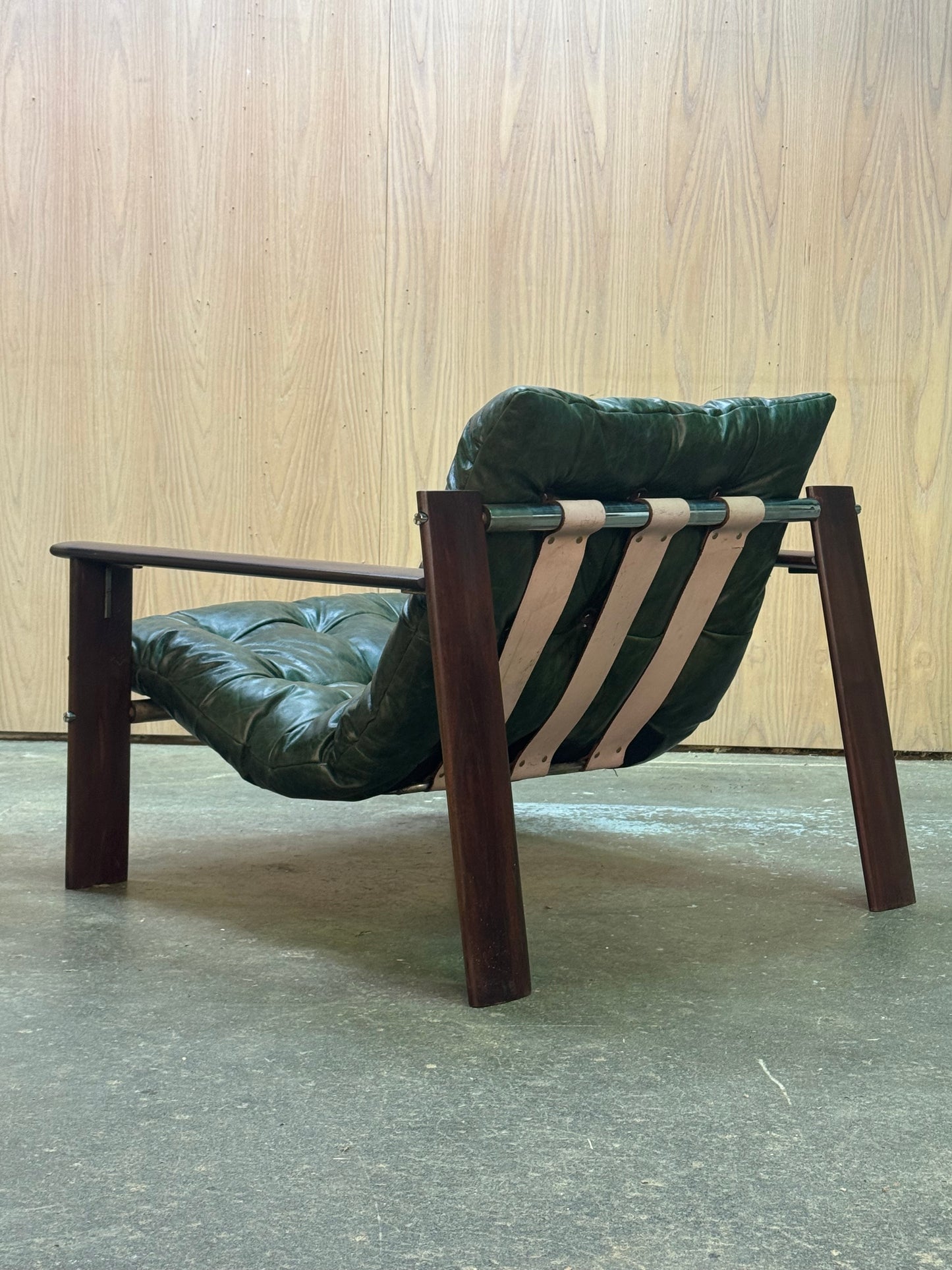 1970s MP-129 Lounge Chair by Percival Lafer in jatobá and dark green leather