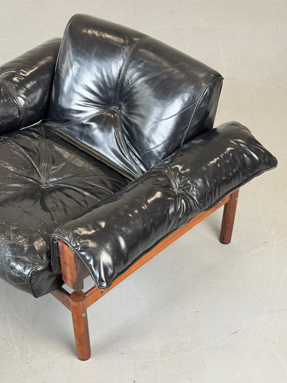 Pair of 1960s MP-13 Lounge Chairs by Percival Lafer in Original Black Leather and Brazilian Rosewood.