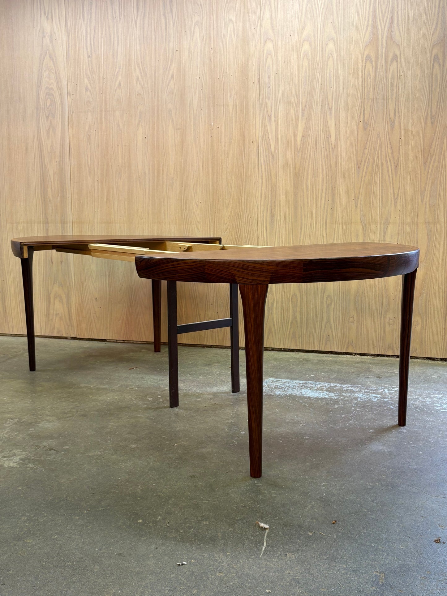 1960s Danish Rosewood Dining Table by Kofod Larsen for Faarup Møbelfabrik