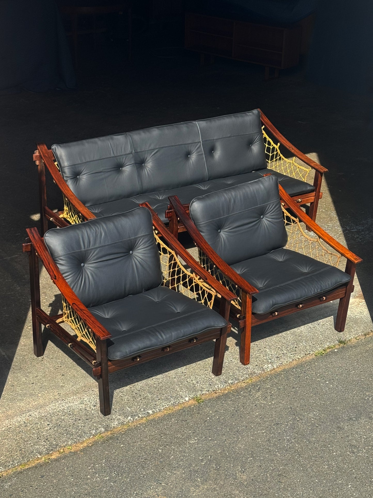 1960s Amazonas Lounge Chair by Jean Gillon for Wood Art in rosewood and black leather