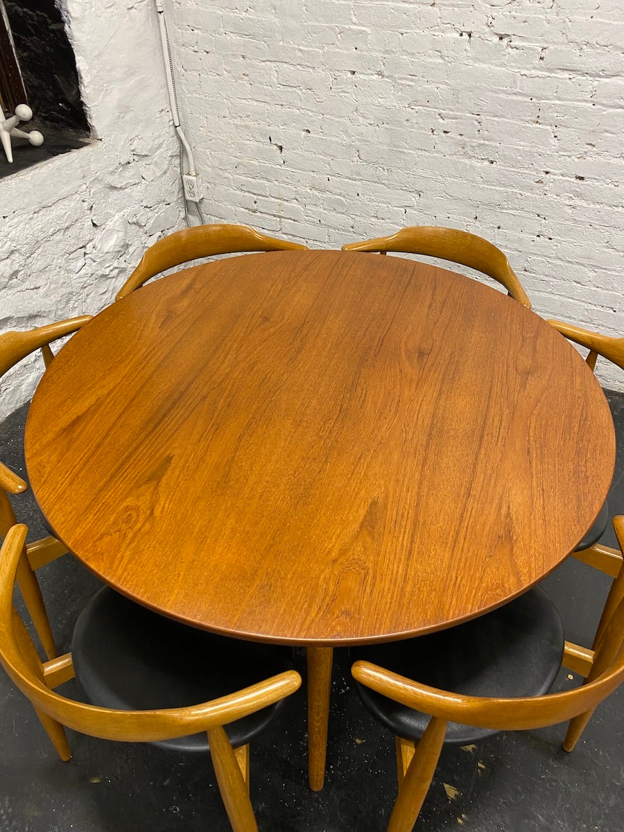 Hans Wegner "Heart" Dining Set for Fritz Hansen