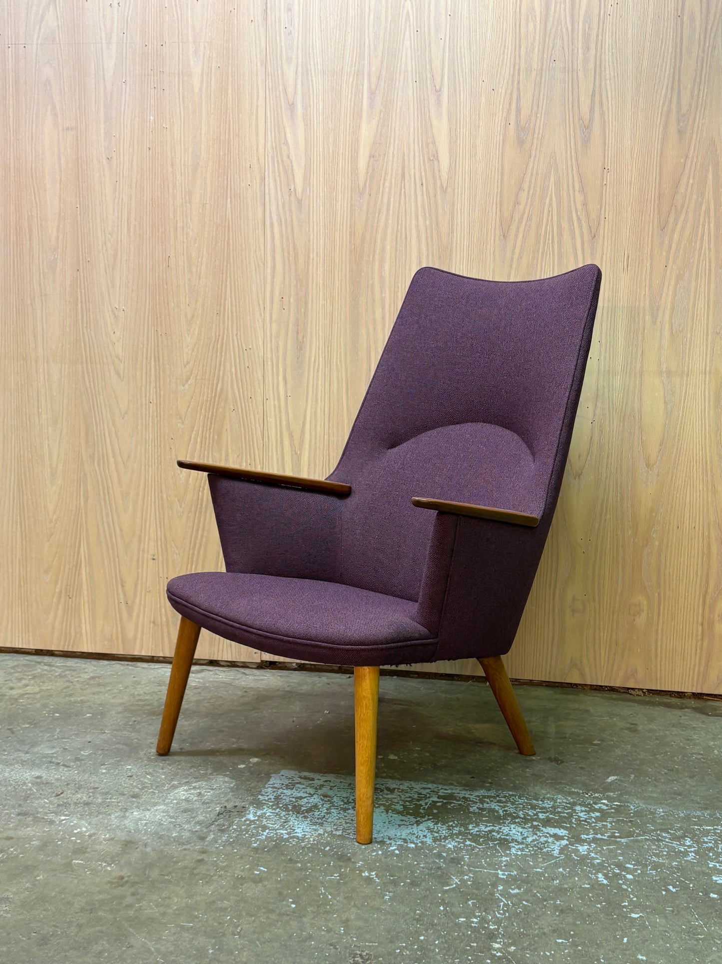 Hans Wegner Teak and Oak AP27 “Mama Bear” Lounge Chair for AP Stolen