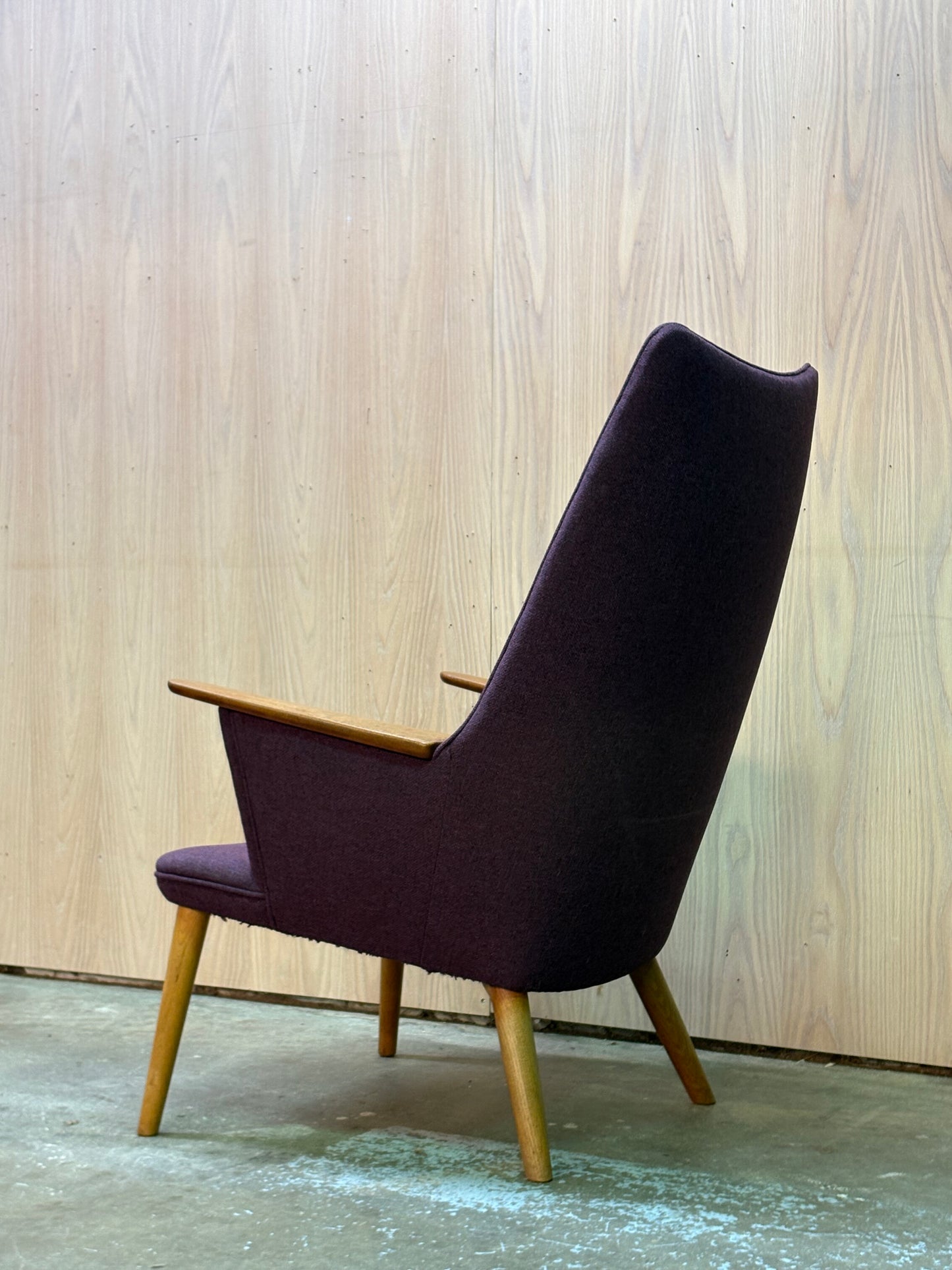 Hans Wegner Teak and Oak AP27 “Mama Bear” Lounge Chair for AP Stolen