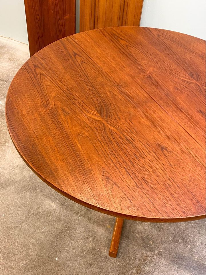 Mid Century Teak Dining Table with Two Leaves