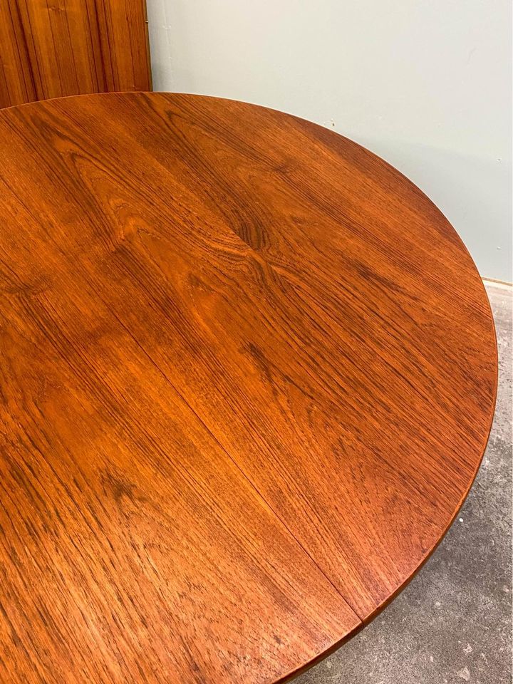 Mid Century Teak Dining Table with Two Leaves