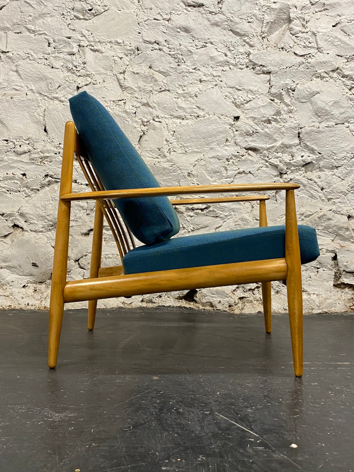 Model 118 Lounge Chair