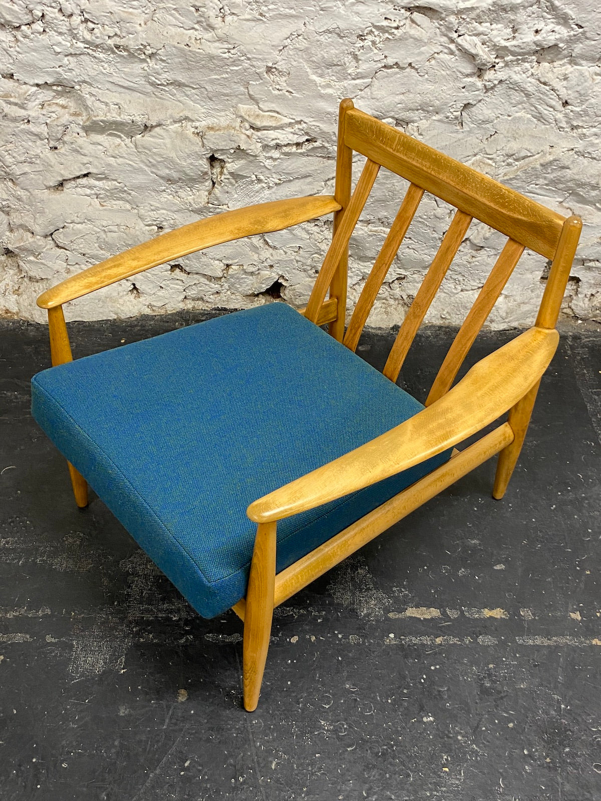 Model 118 Lounge Chair