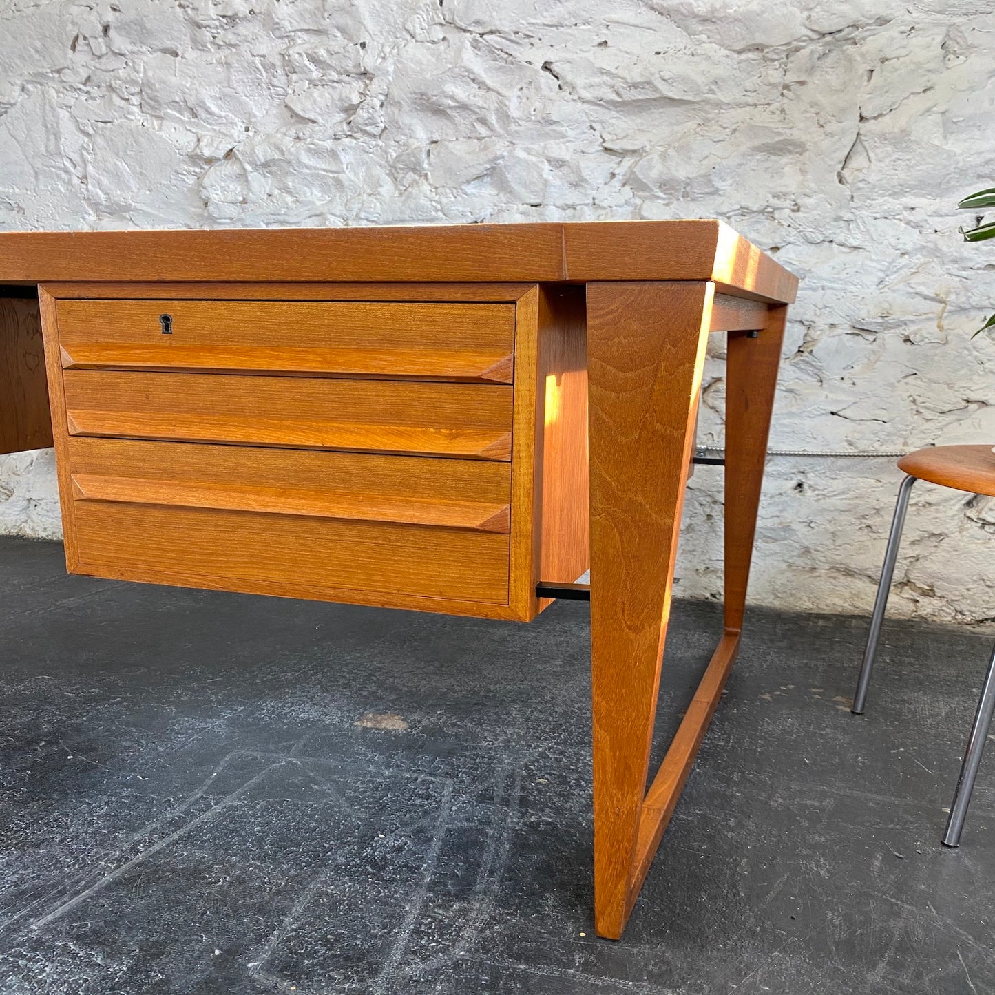 Model 70 Desk