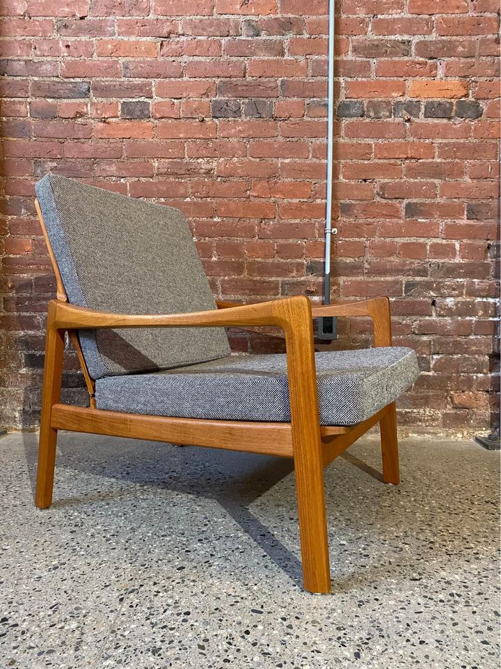 Pair of 1960s Norwegian Teak Lounge Chairs by Edvard Kindt-Larsen