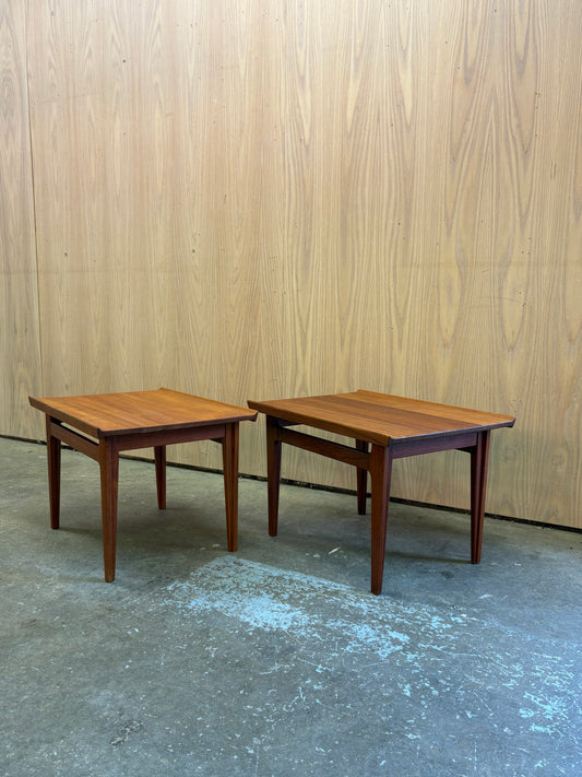 Pair of 1960s Solid Teak FD535 End Tables by Finn Juhl for France & Søn