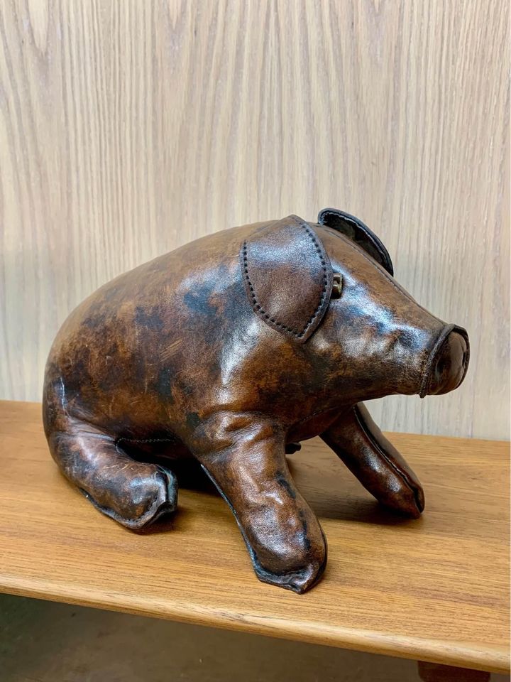 Pair of 1980s Leather Decorative Pigs by Jancraft