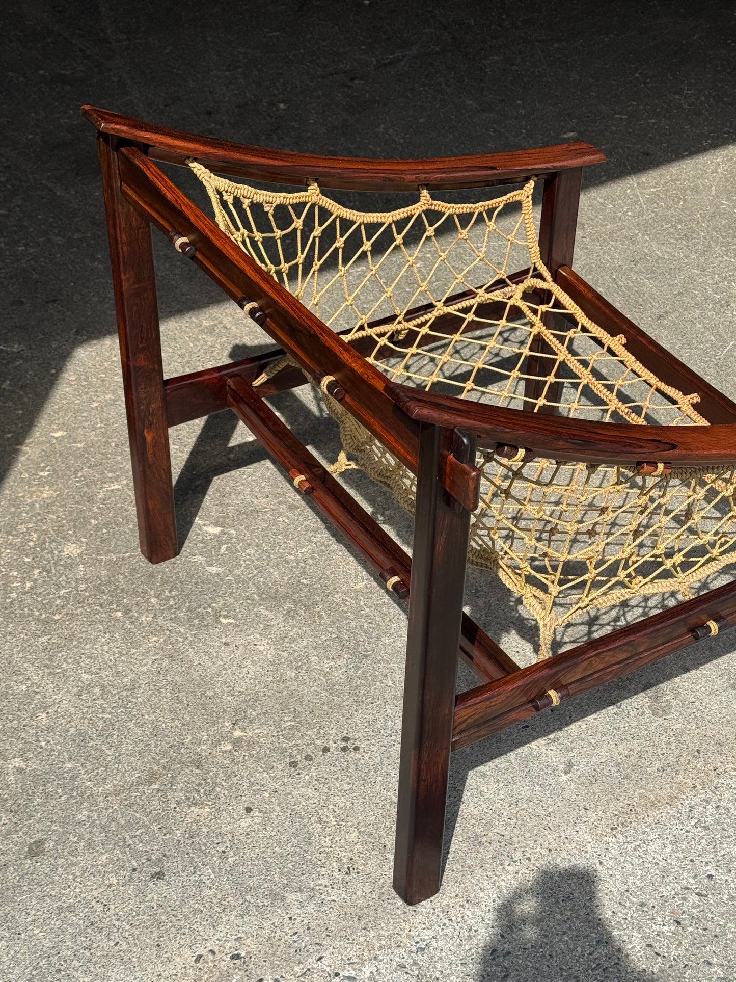 1960s Amazonas Lounge Chair by Jean Gillon for Wood Art in rosewood and black leather