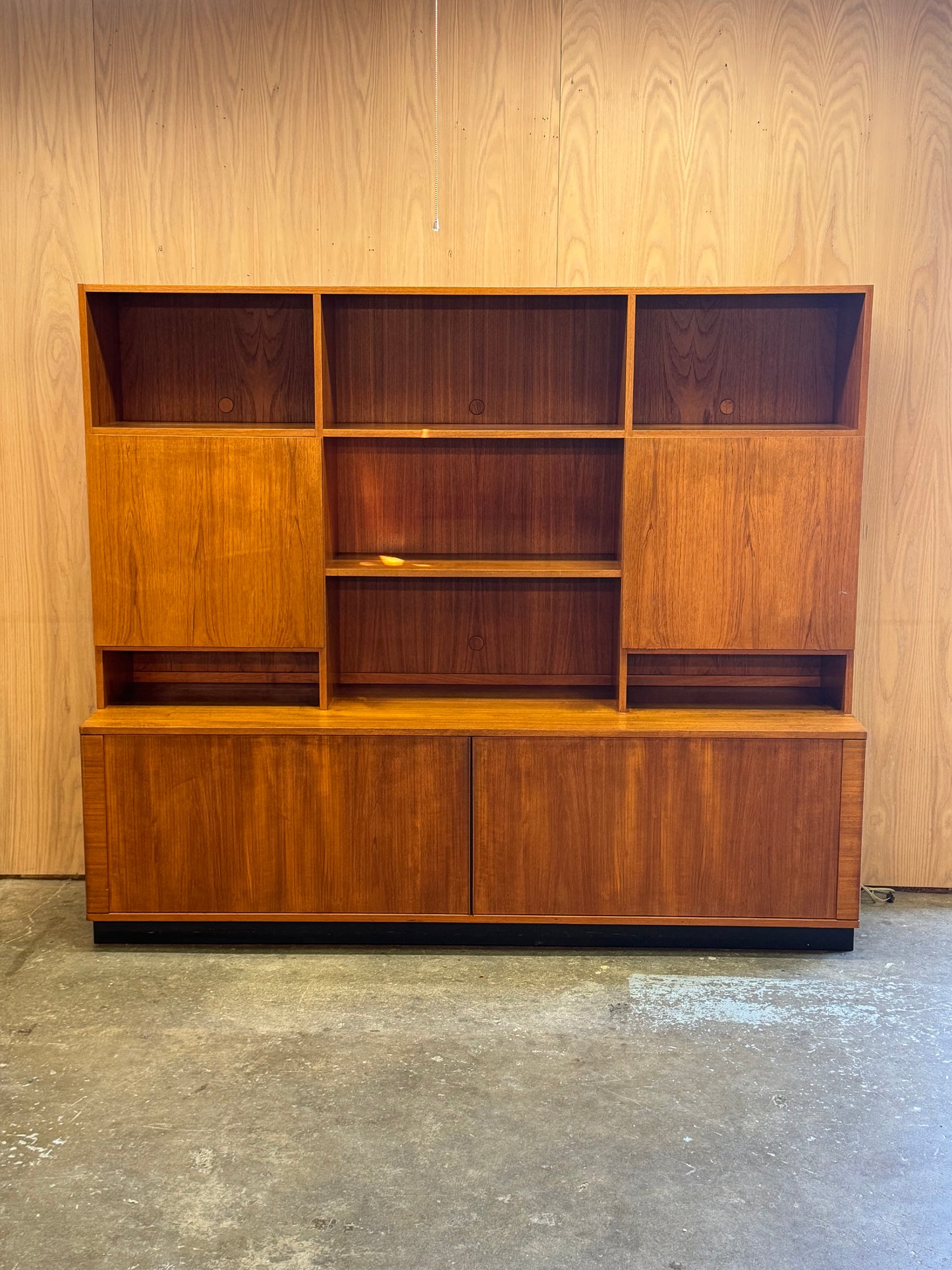1960s Danish Modern Wall Unit by Hornslet Møbelfabrik in teak