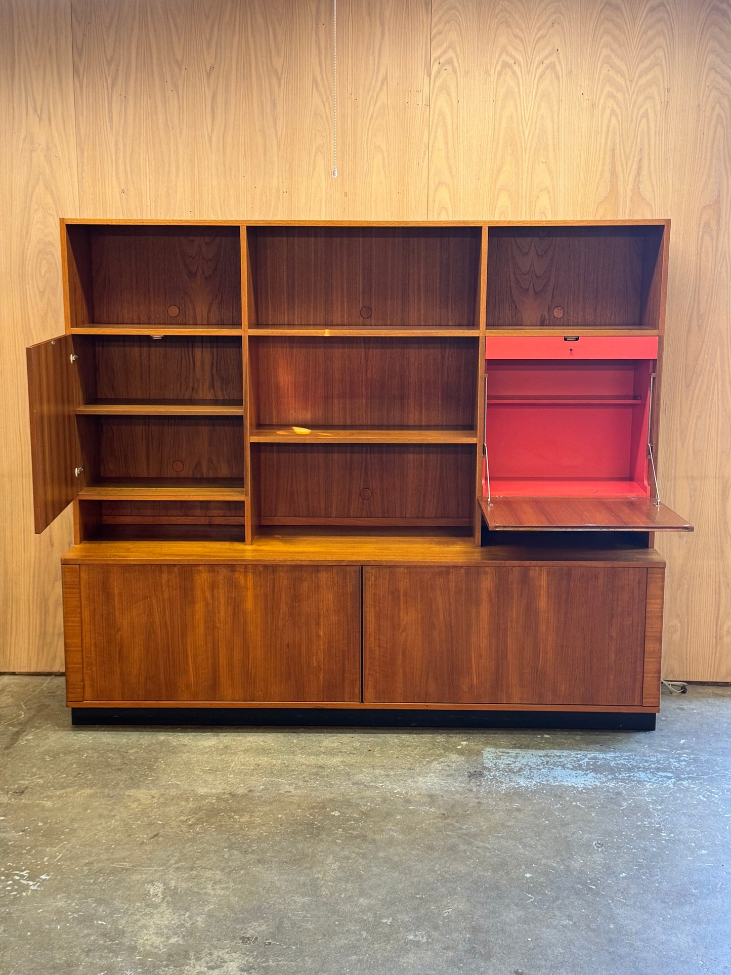 1960s Danish Modern Wall Unit by Hornslet Møbelfabrik in teak