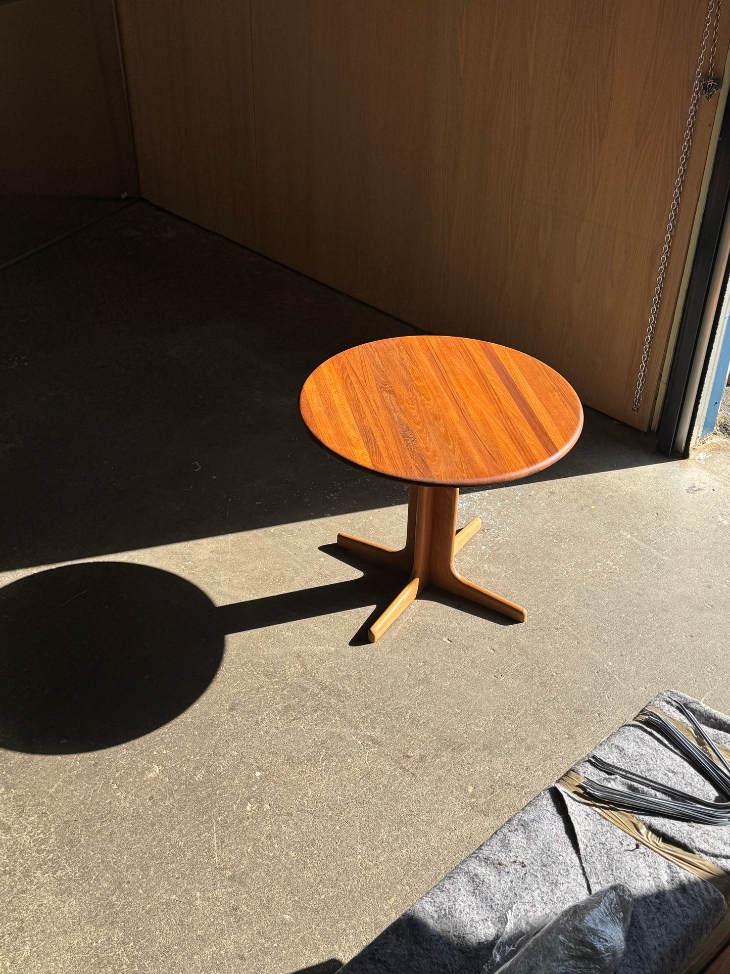1960s Pedestal Table by D Scan in solid teak