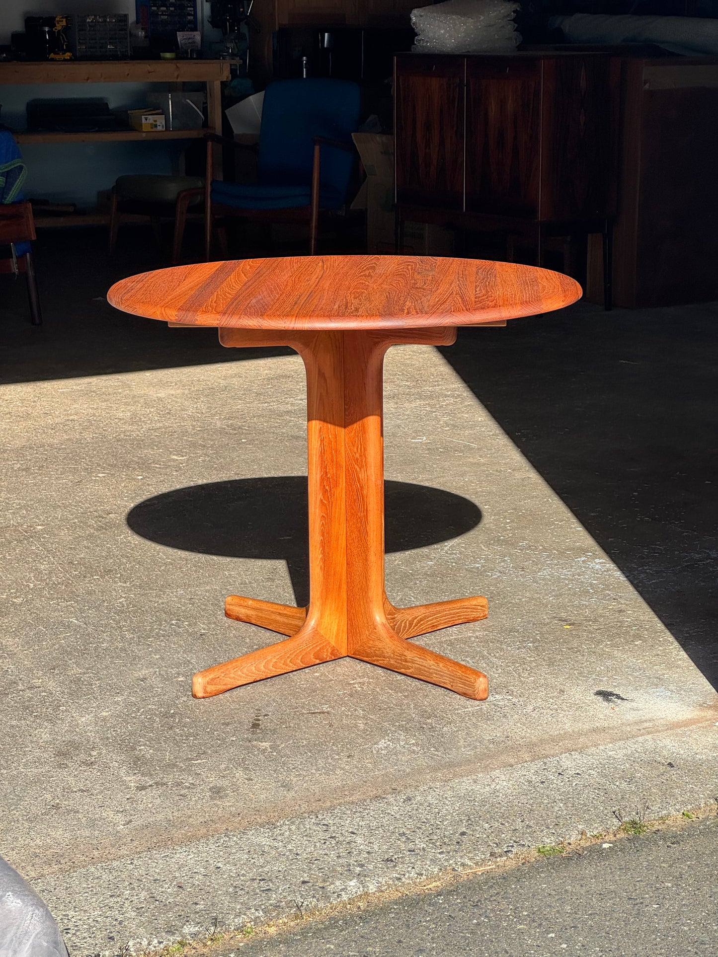 1960s Pedestal Table by D Scan in solid teak