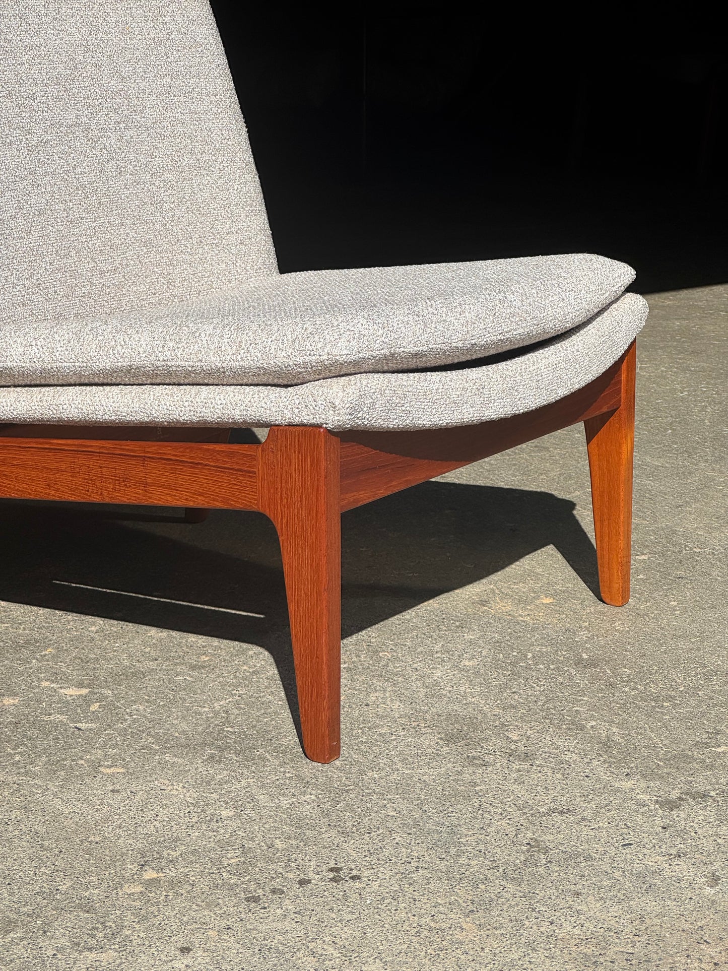 1960s FD112 Lounge Chair by Finn Juhl for France and Son in teak and beige fabric
