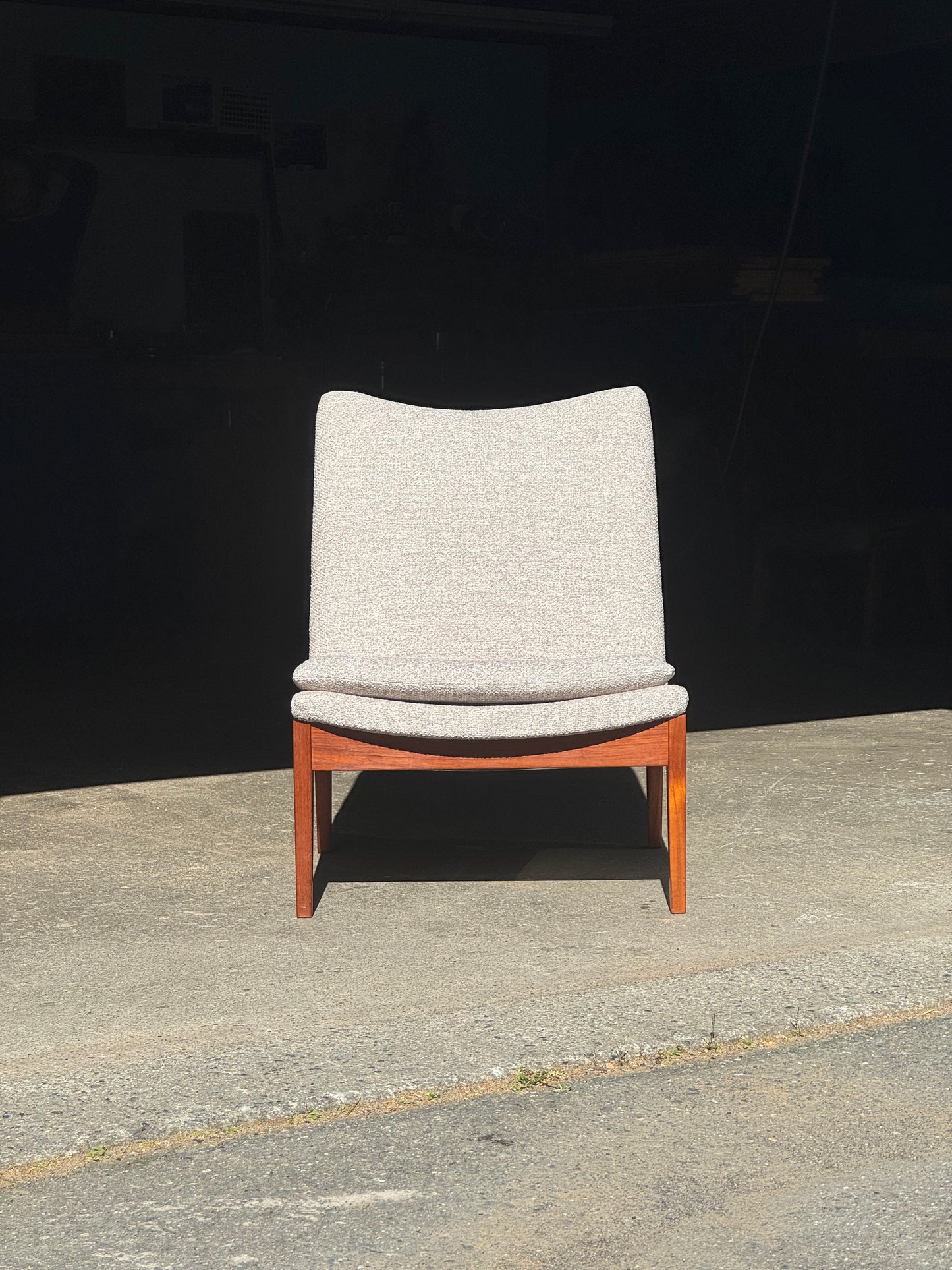 1960s FD112 Lounge Chair by Finn Juhl for France and Son in teak and beige fabric