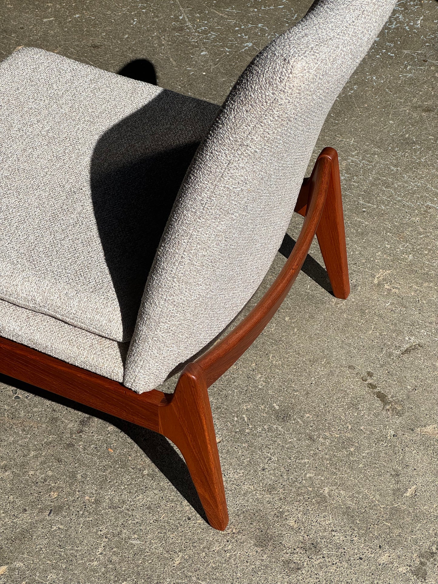 1960s FD112 Lounge Chair by Finn Juhl for France and Son in teak and beige fabric
