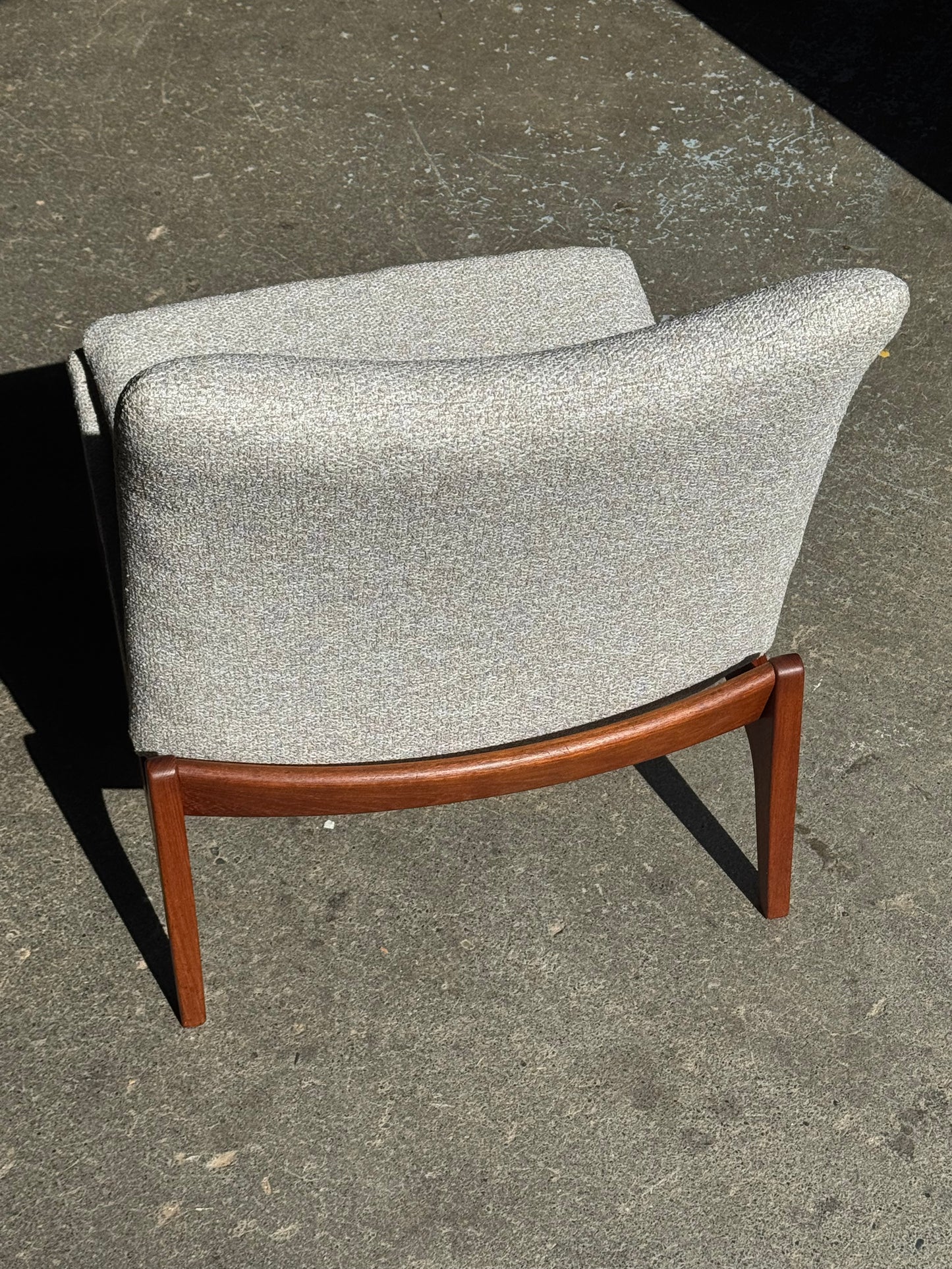 1960s FD112 Lounge Chair by Finn Juhl for France and Son in teak and beige fabric