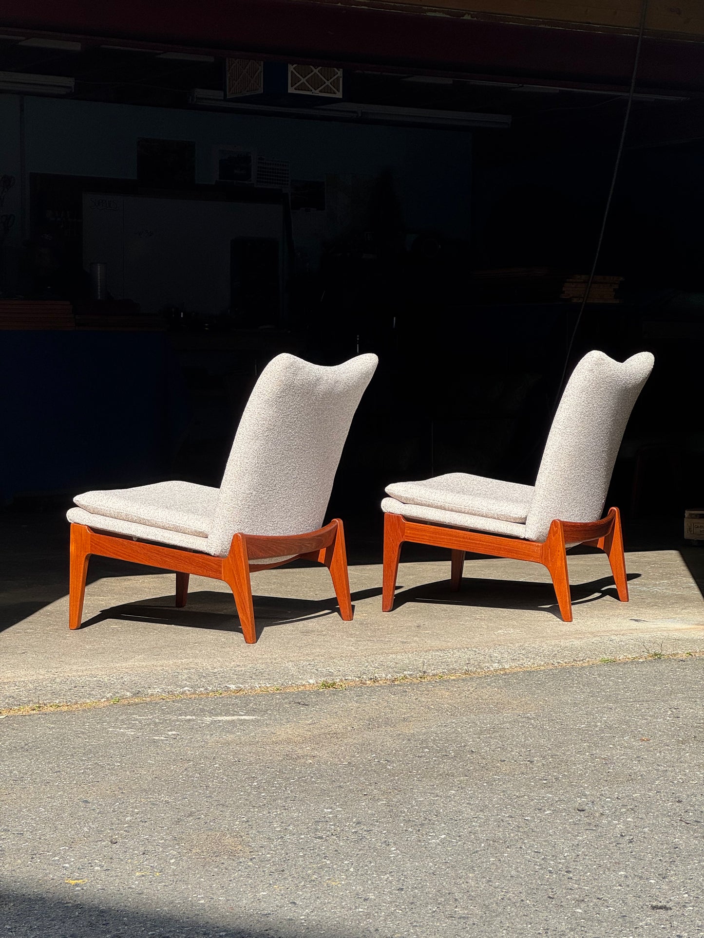 1960s FD112 Lounge Chair by Finn Juhl for France and Son in teak and beige fabric