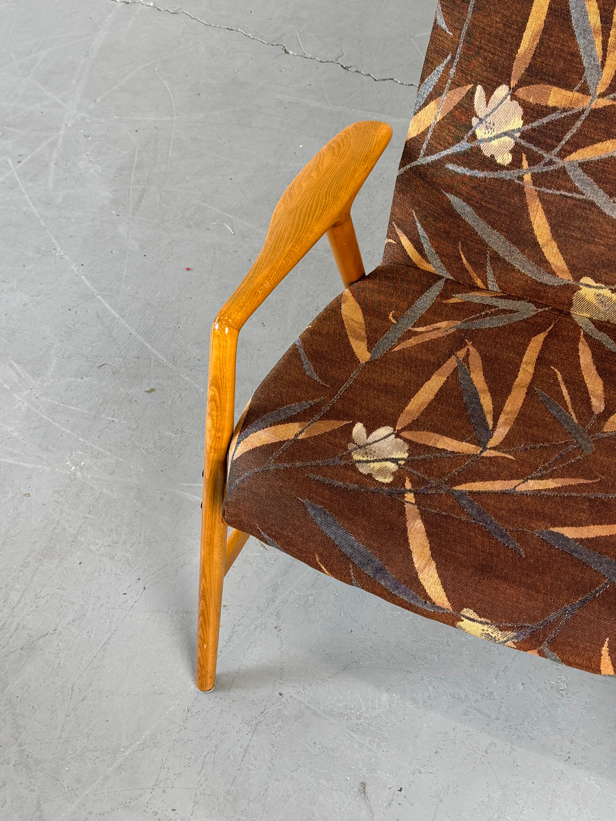 1950s Kontur Reclining Lounge Chair by Alf Svensson in Solid Beech, Sweden.