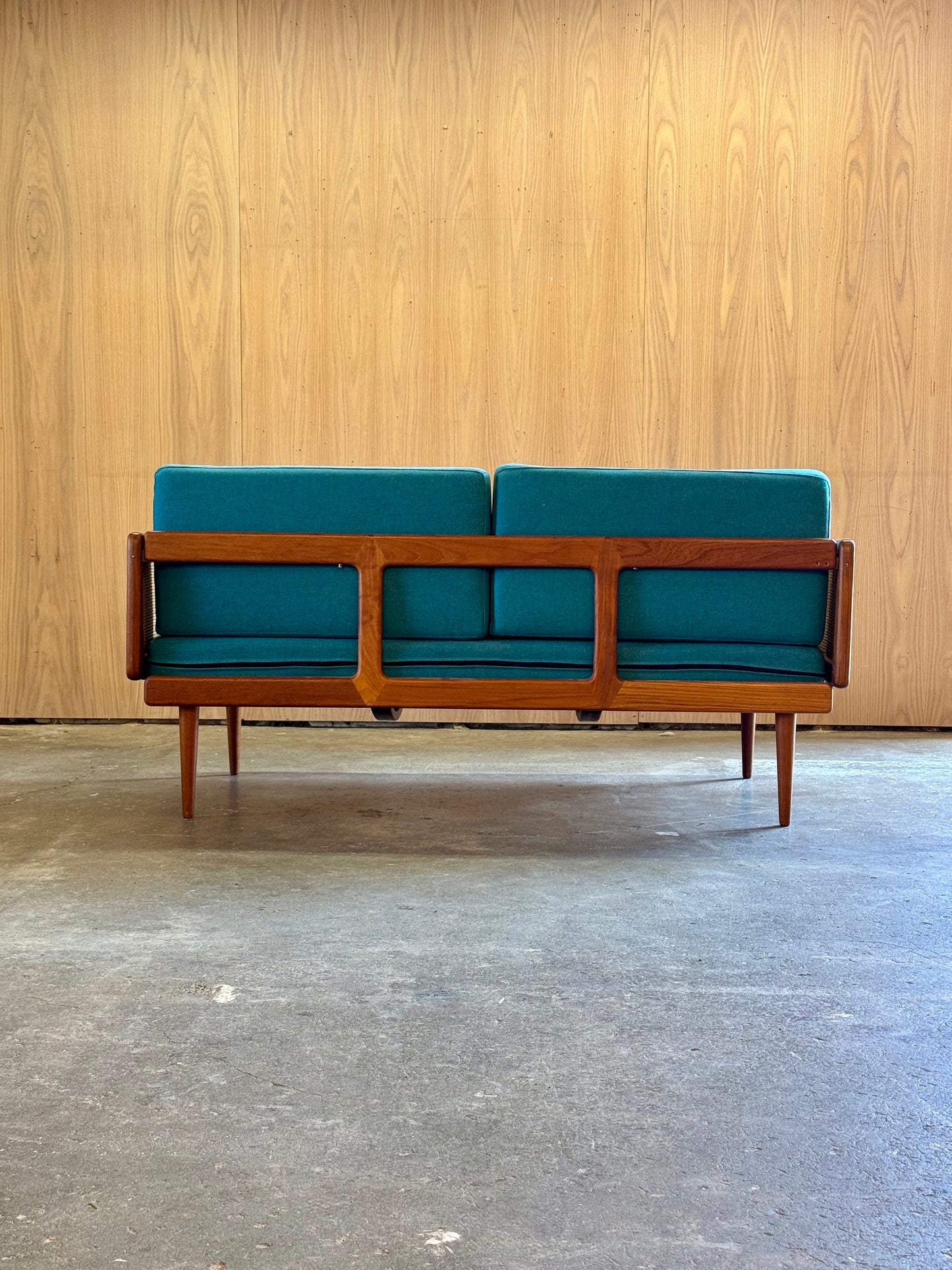 1960s FD451 Daybed by Peter Hvidt for France and Son in teak and rattan