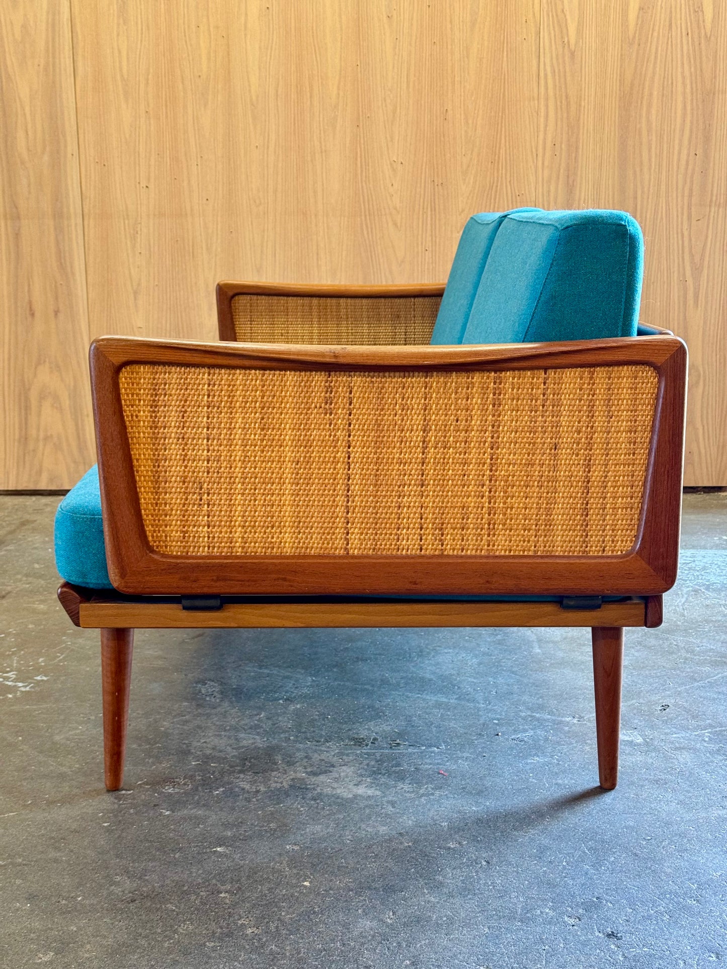 1960s FD451 Daybed by Peter Hvidt for France and Son in teak and rattan