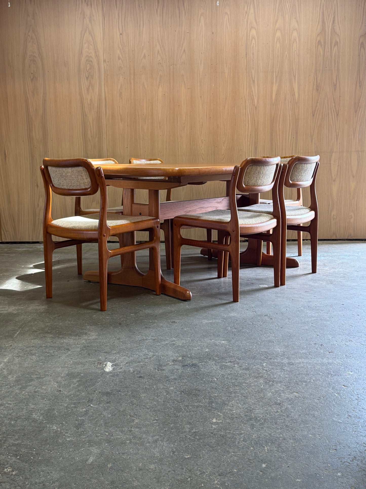 1960s Danish extending dining table in teak