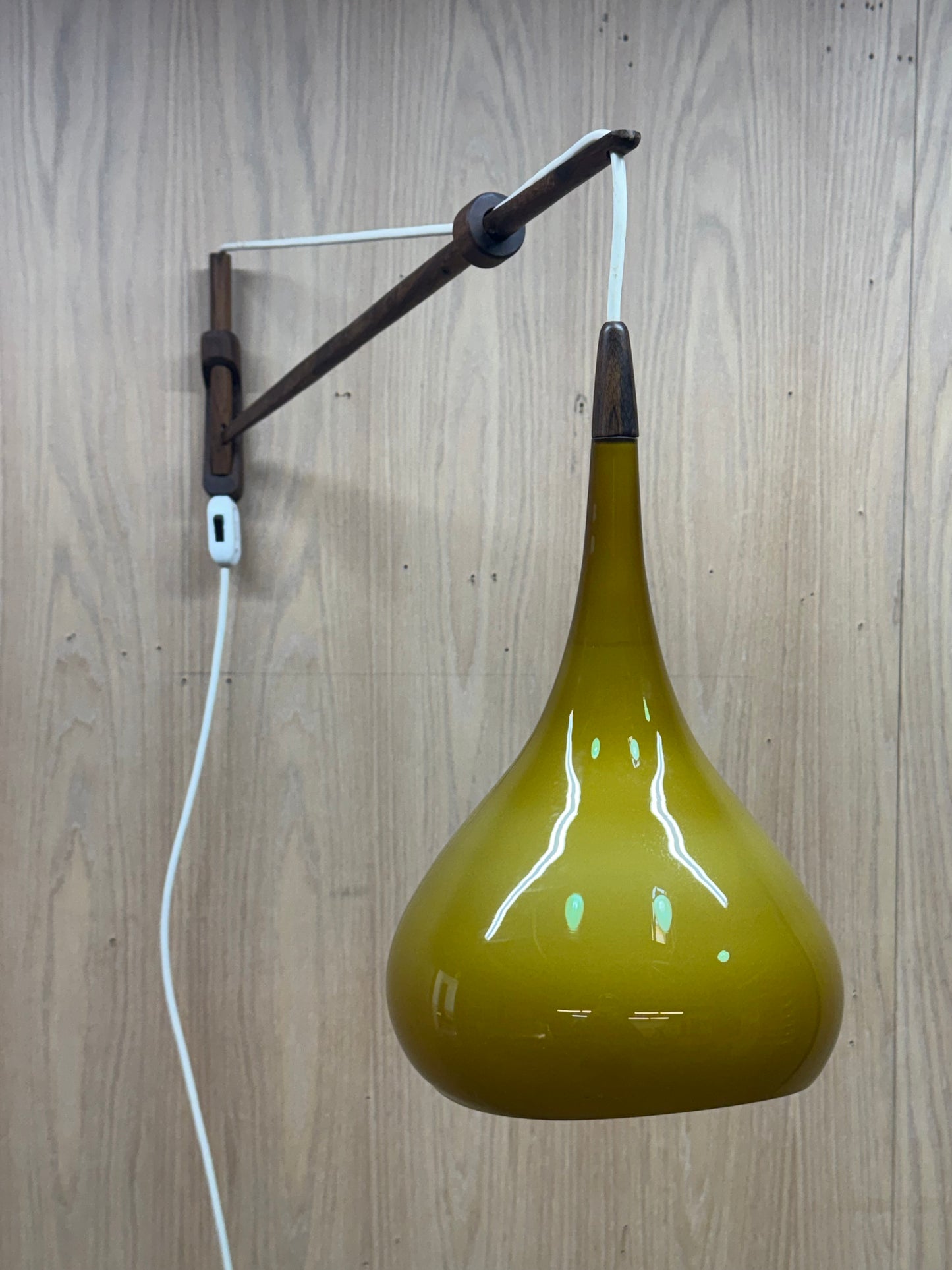 1950s Wall Lamp in rosewood and olive glass