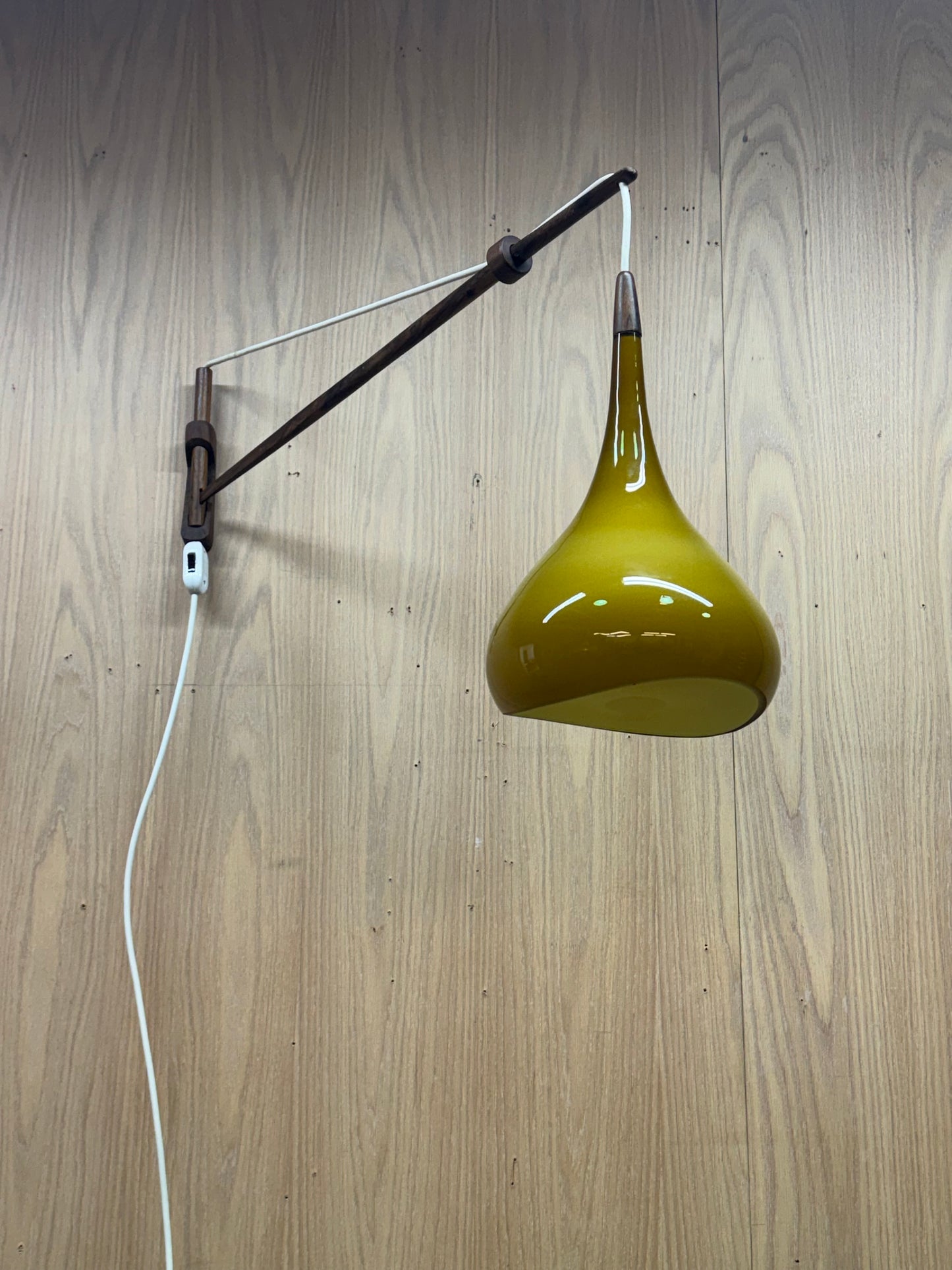 1950s Wall Lamp in rosewood and olive glass
