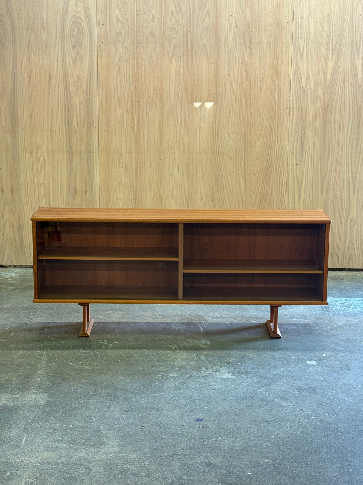 1960s Display Cabinet by Dyrlund in teak and sliding glass