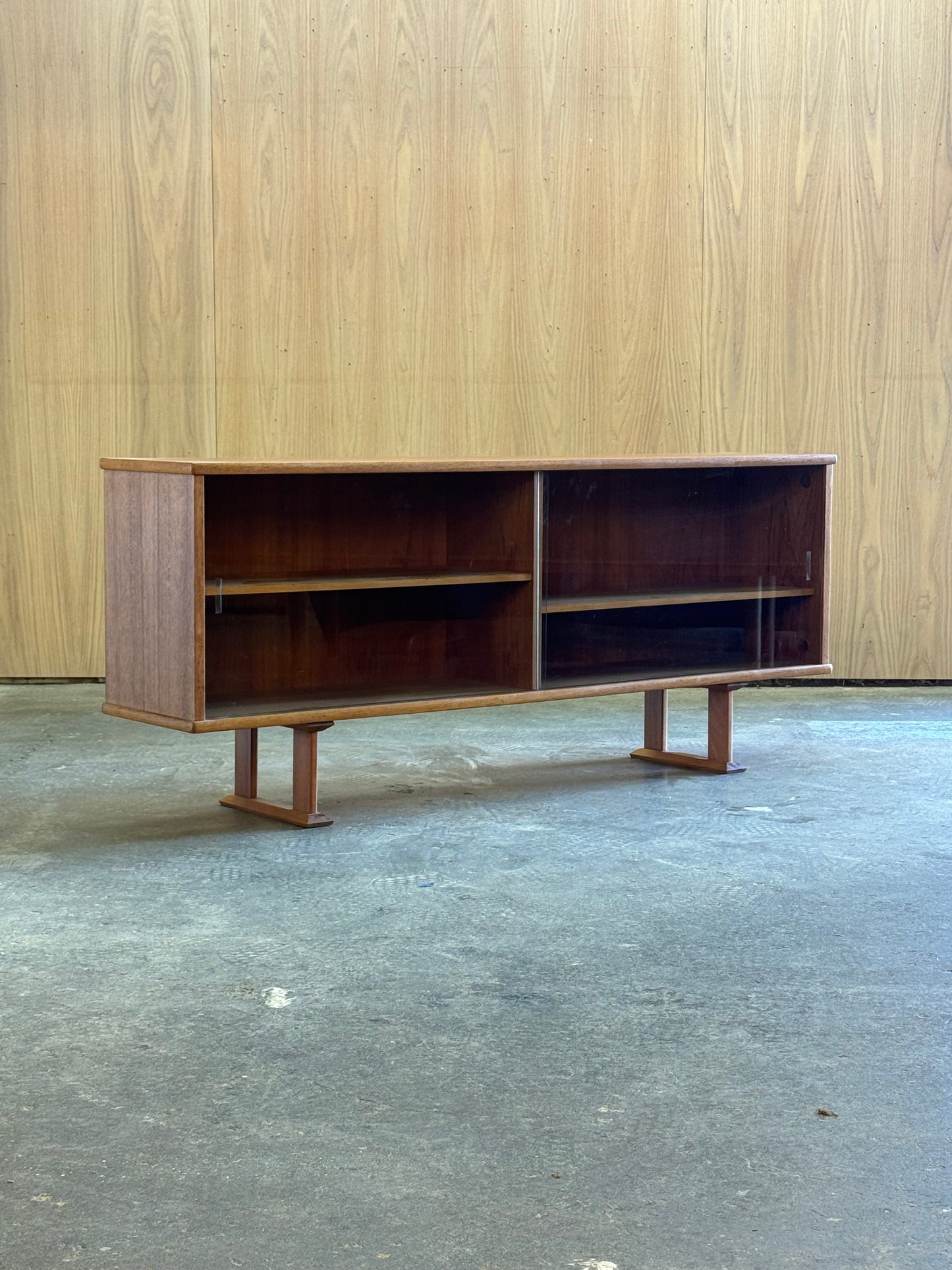 1960s Display Cabinet by Dyrlund in teak and sliding glass