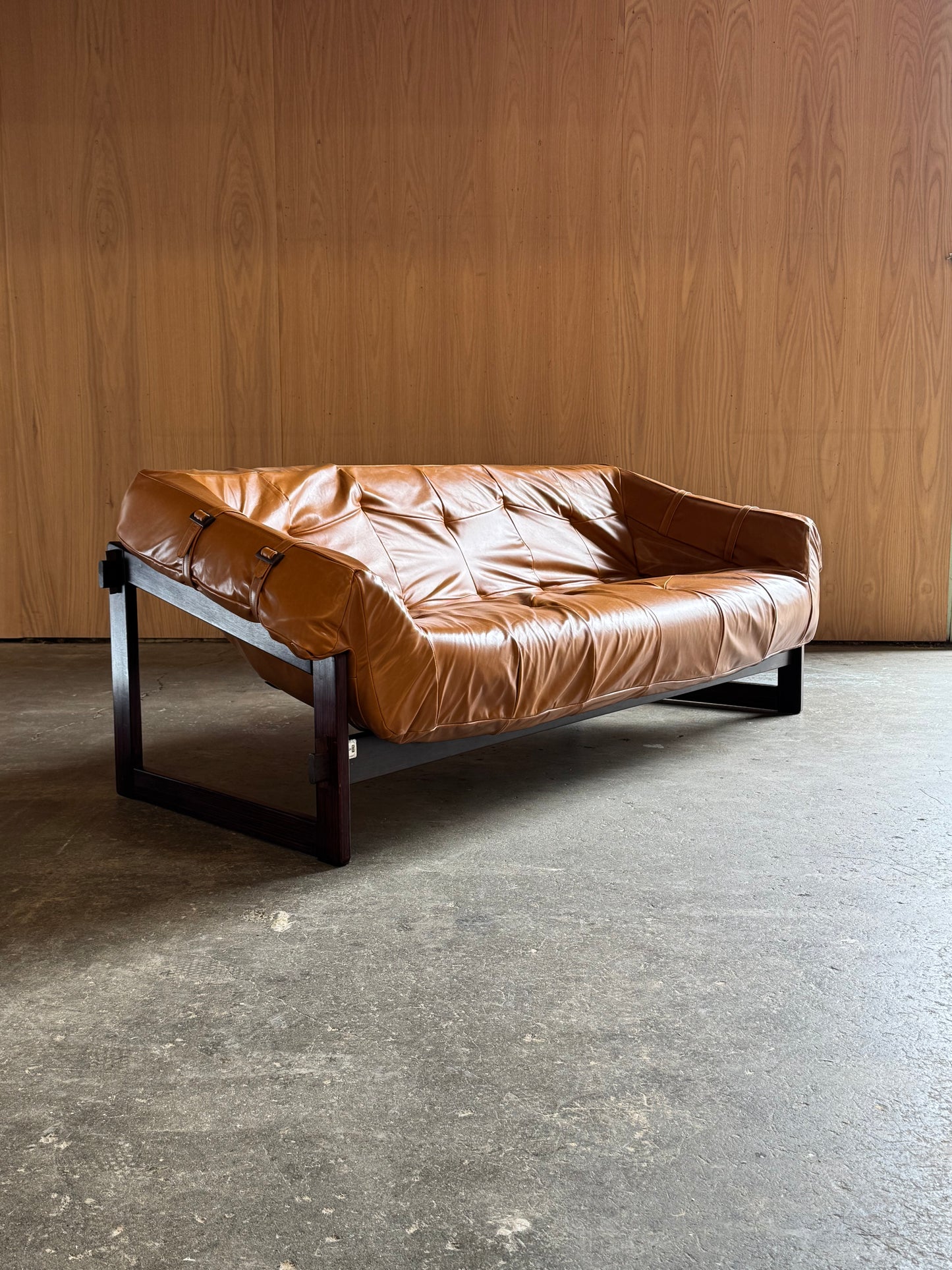 1960s MP91 Sofa by Percival Lafer in hardwood and Italian leather
