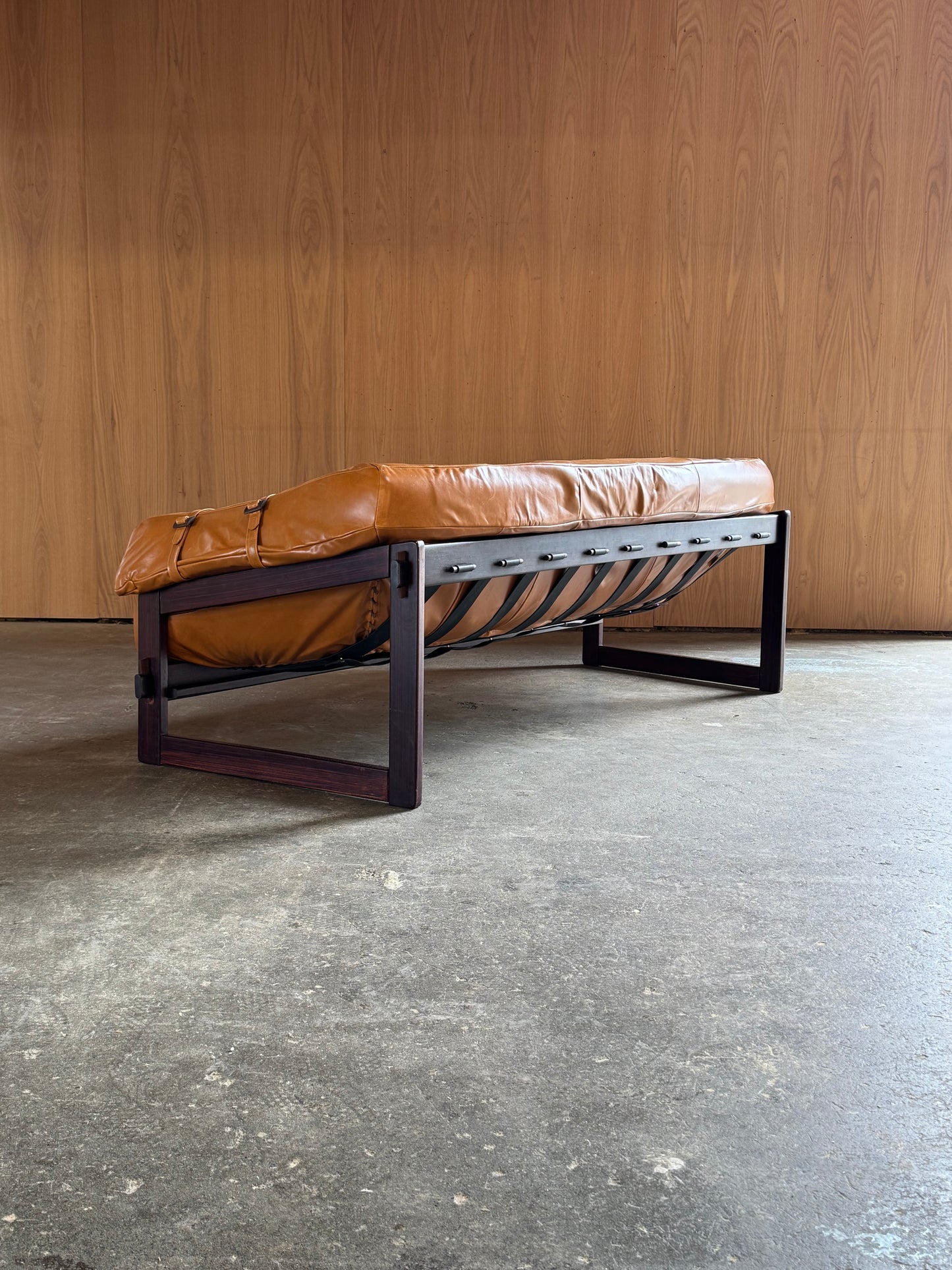 1960s MP91 Sofa by Percival Lafer in hardwood and Italian leather
