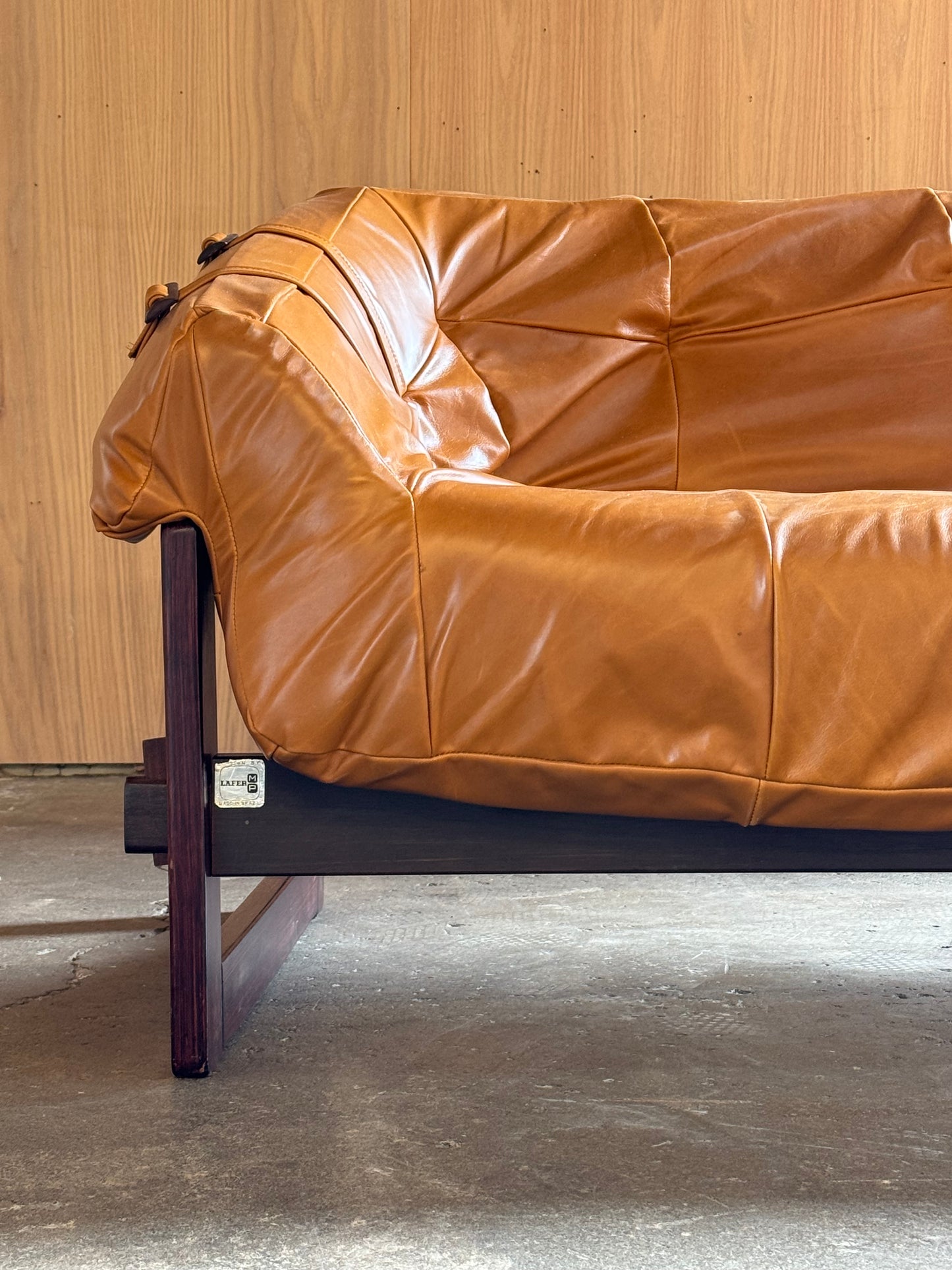 1960s MP91 Sofa by Percival Lafer in hardwood and Italian leather