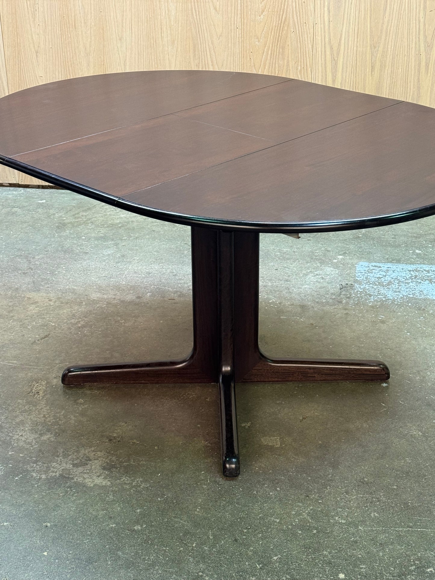 1960s Dining Table by Sun Cabinet in solid rosewood